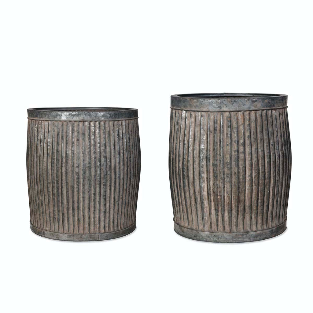 Set Of 2 Vence Traditional Planters